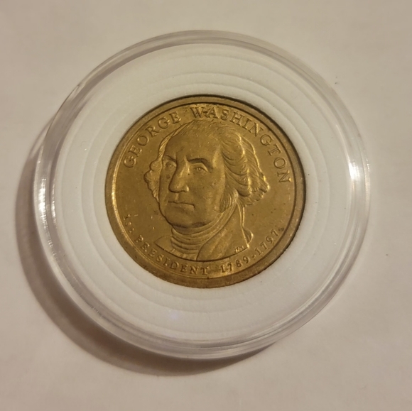George Washington Dollar Coin - Picture 1 of 2
